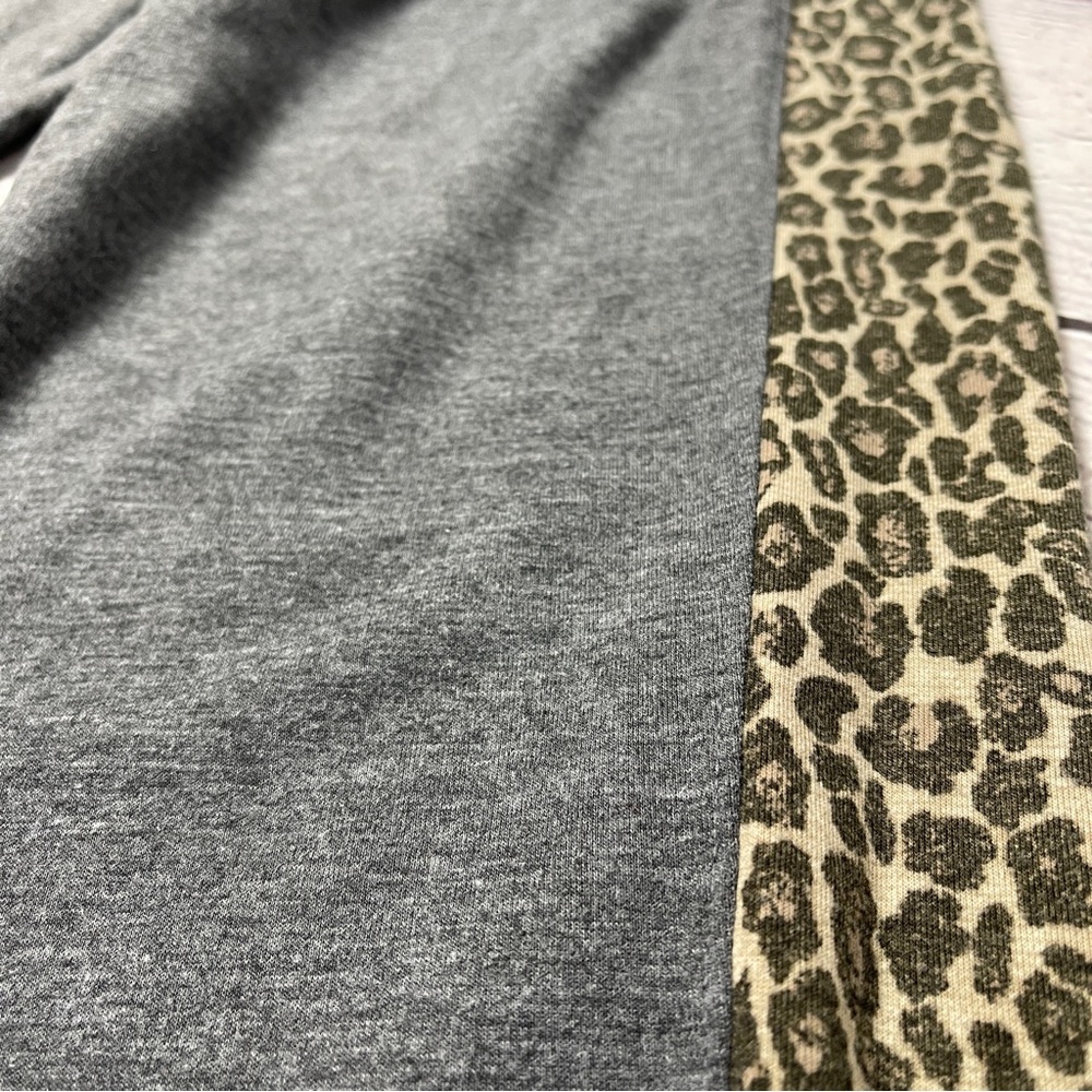 SPLENDID loungewear sweatpants gray with leopard animal print stripe, size S - Picture 8 of 14